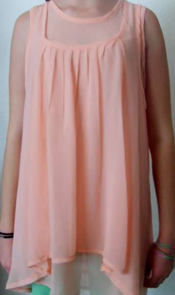 LAYERED SLEEVELESS PEACH TOP. BEAUTIFUL. SIZE 16. AS NEW
