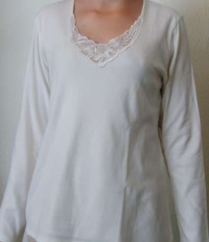 OFF WHITE LONG SLEEVE TSHIRT . MEDIUM. WOOLWORTHS CONDITION: VERY GOOD