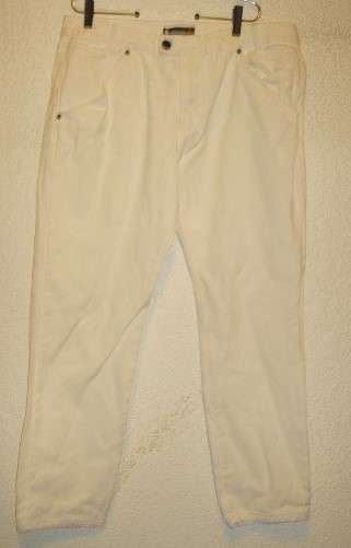 WHITE CLASSIC JEAN. SIZE 40