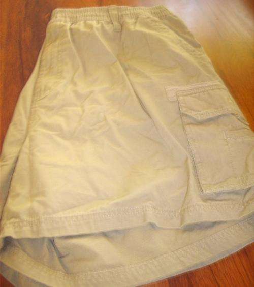JEEP KHAKI ELASTICATED SHORTS SIZE 3XL.AS NEW