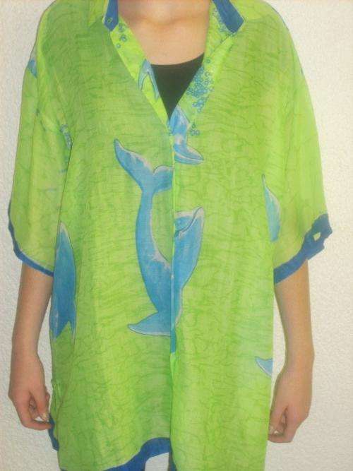 OVERSISED SHIRT, PERFECT FOR OVER SWIMWEAR. SIZE 20. AS NEW