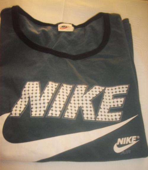 NIKE SLEEVELESS TSHIRT. SIZE XLARGEAS BEW