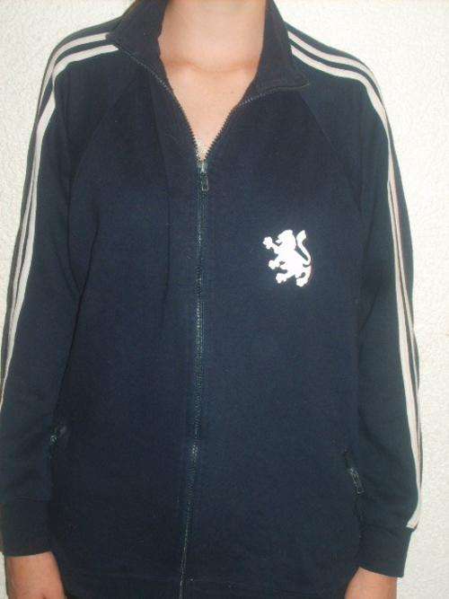 FREEPORT NAVY BLUE SWEATER. ENGLAND WRITTEN ON BACK.  SIZE XL. AS NEW