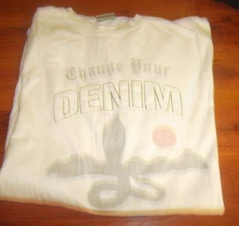 WHITE REVERSE SLOGAN T. SIZE 3XL. CONDITION VERY GOOD