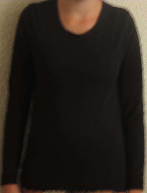 BASIC BLACK LONG SLEEVE T. SIZE L. AS NEW