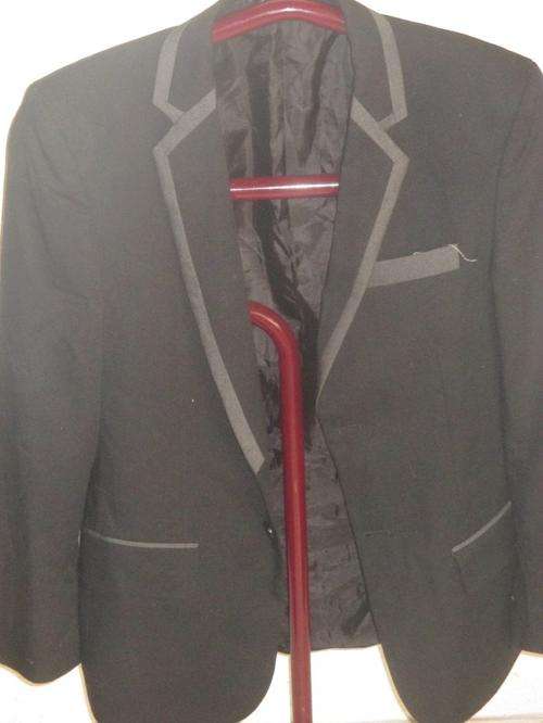 BLACK JACKET WITH GREY DETAIL. SIZE 10. AS NEW