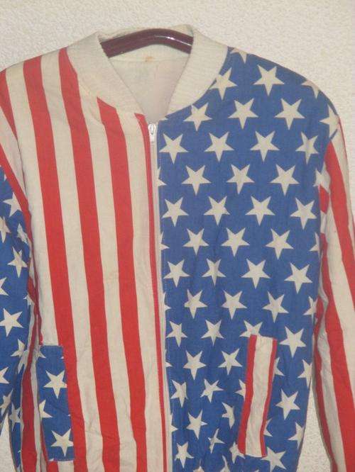 AMERICAN FLAG BOMBER JACKET. SIZE MEDIUM. CONDITION GOOD