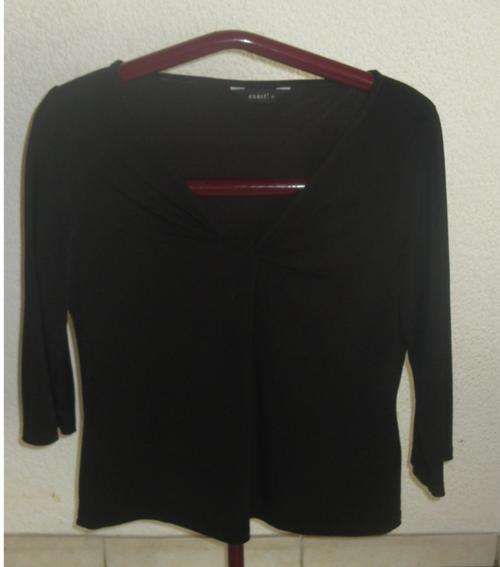 BLACK 3/4 SLEEVE TOP. EXACT. SIZE 14. AS NEW