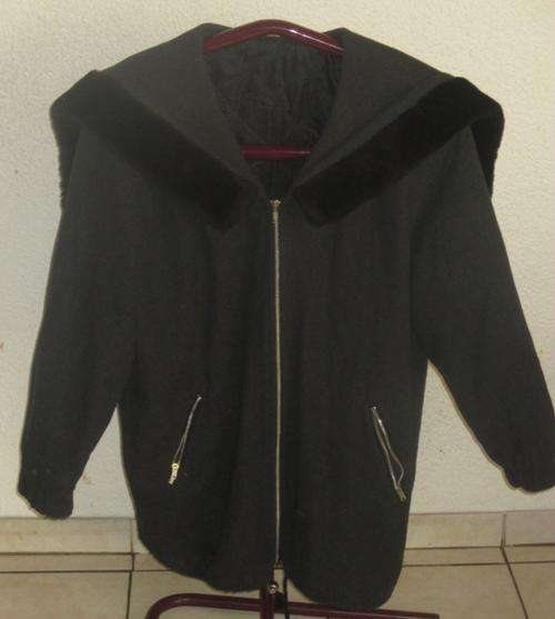 LOVELY THICK DARK CHARCOAL JACKET. SIZE 16 / 18. AS NEW