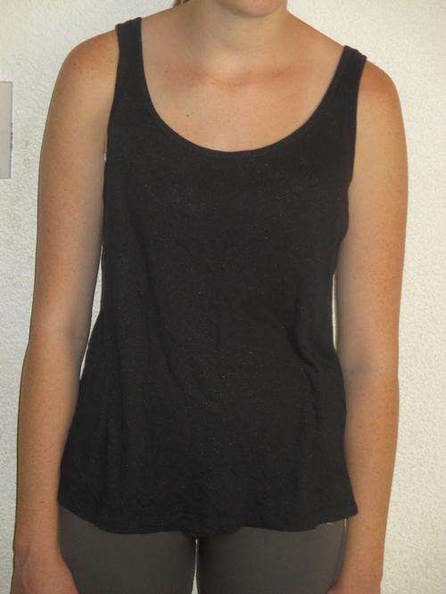 SILVER SPECKED VEST. SIZE MEDIUM. CONDITION VERY GOOD