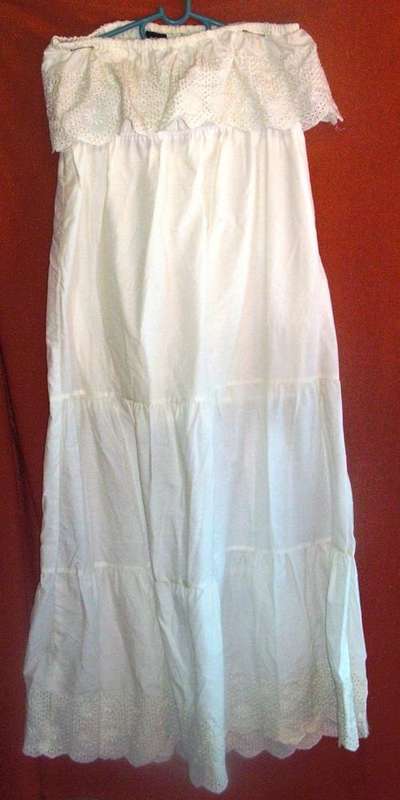 PALE YELLOW STRAPLESS LACE DRESS. FASHION EXPRESS. SIZE 14. CONDITION: AS NEW