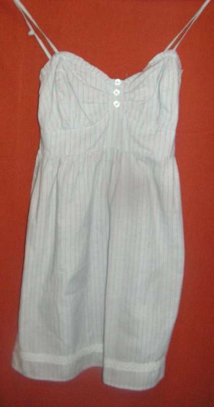 CUTE STRAPPY DRESS. RED. SIZE MEDIUM. CONDITION: AS NEW