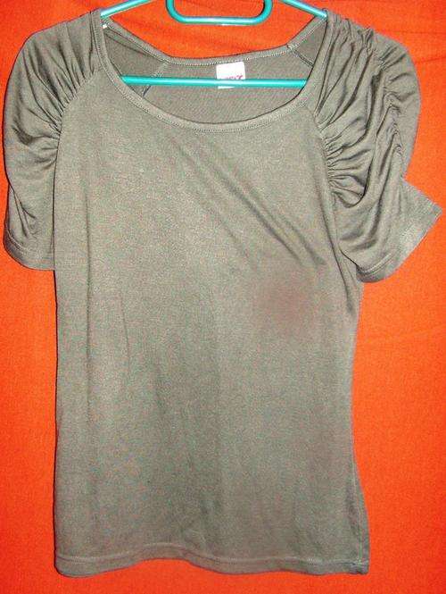 KHAKI GREEN T. LEGIT. SIZE 8. CONDITION: AS NEW