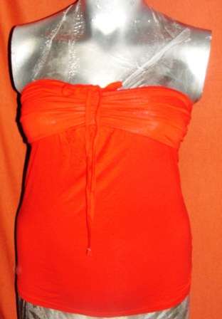 RED STRAPLESS T. SIZE LARGE. CONDITION: AS NEW