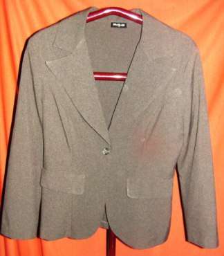 GREEN GREY JACKET. SIZE 12. WWW. CONDITION: AS NEW