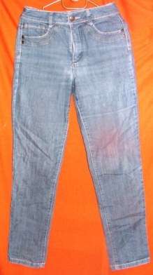 MAGIC SLIM LEG JEANS. WOOLWORTHS. SIZE 10. CONDITION: VERY GOOD.