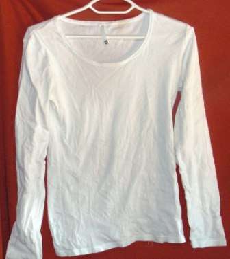 BASIC WHITE T. WOOLWORTHS. SIZE SMALL. CONDITION: AS NEW