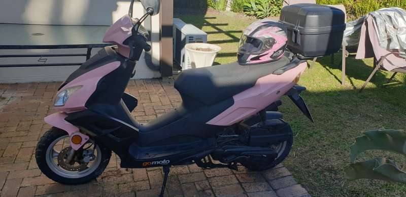 GOMOTO NIPPI SCOOTER 125CC