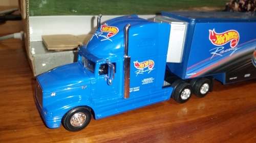 HOTWHEELS NASCAR RACING TRUCK