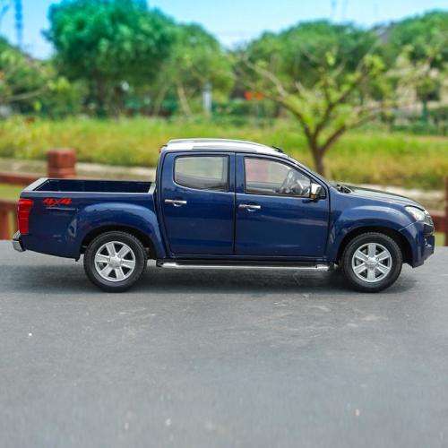 1/18 Isuzu D-MAX pickup Diecast Scale Model