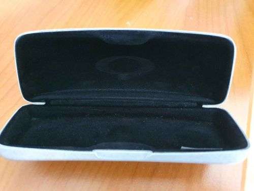 Oakley Metal Case