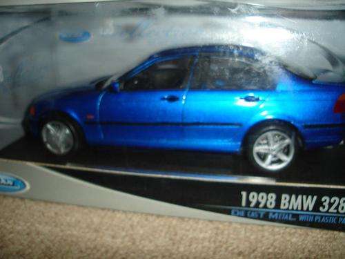 BMW 328i, 1:18 Scale by Welly, Mint Condition