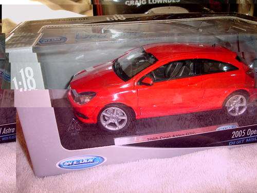 Opel Astra GTC 2005 1:18 scale