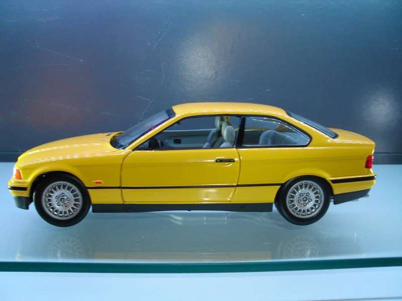 BMW 3 Series, E36 Coupe, 1:18 Diecast Scale Model