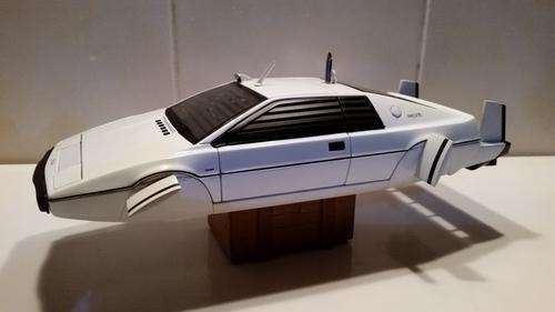 Autoart 1:18 JAMES BOND LOTUS ESPRIT "SUBMARINE"
