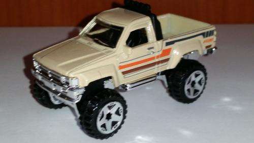 HOTWHEELS Toyota Hilux - Creme