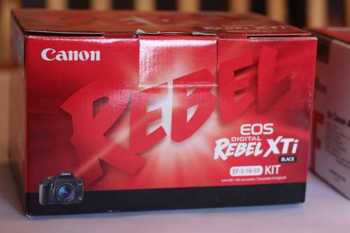 Canon EOS 400D / Digital Rebel XTi with Tamron 28-80mm lens