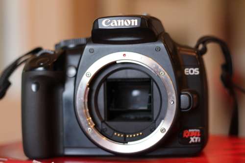 Canon EOS 400D / Digital Rebel XTi with Tamron 28-80mm lens