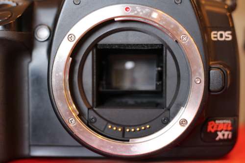 Canon EOS 400D / Digital Rebel XTi with Tamron 28-80mm lens