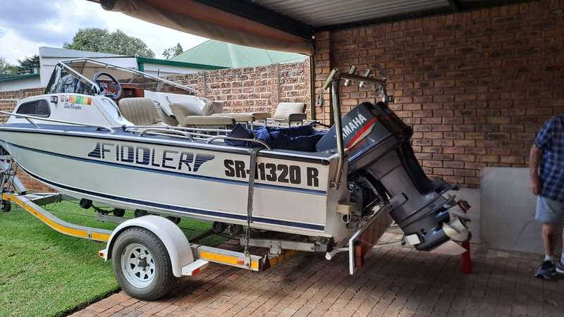Sea Ranger with 2x new 85hp Yamaha outboard motors (trim & tilt)