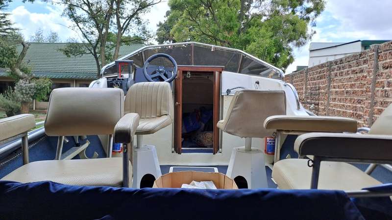 Sea Ranger with 2x new 85hp Yamaha outboard motors (trim & tilt)