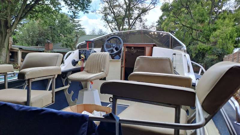 Sea Ranger with 2x new 85hp Yamaha outboard motors (trim & tilt)