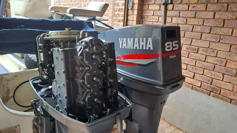 Sea Ranger with 2x new 85hp Yamaha outboard motors (trim & tilt)