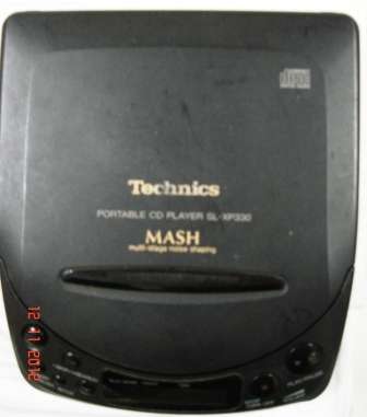 TECHNICS SL-XP330 PORTABLE CD PLAYER