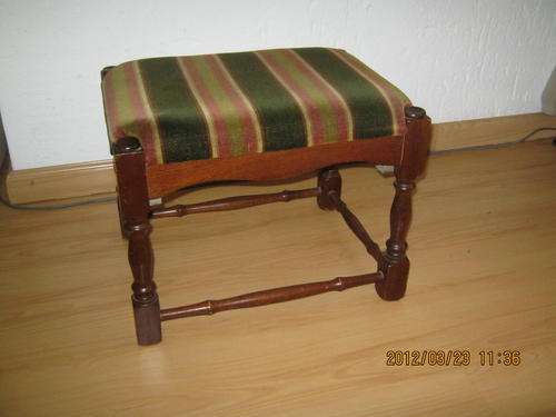 Big stool with soft top