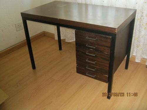 Metal frame desk - for demolition child
