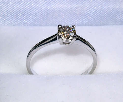 0.41ct DIAMOND ENGAGEMENT RING 100% NATURAL, Si2 Clarity!