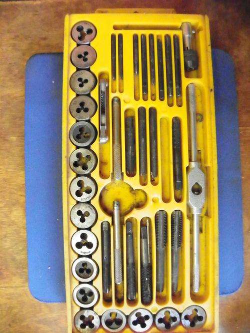 40 piece tap & Die set (secondhand)