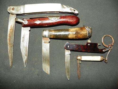 Five old pocket knives... for collectors