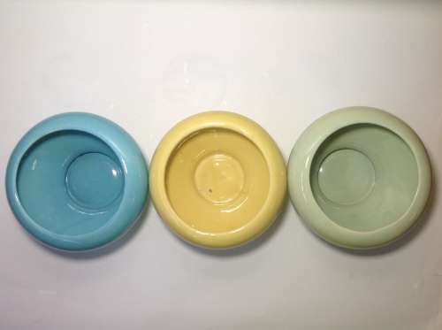 VINTAGE LUCIA WARE CERAMIC VASES SET OF 3 LOT 17