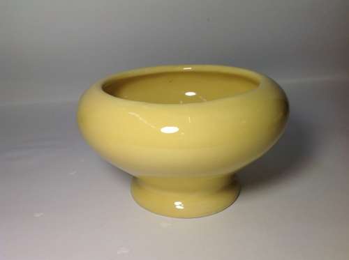 VINTAGE LUCIA WARE CERAMIC VASES SET OF 3 LOT 17