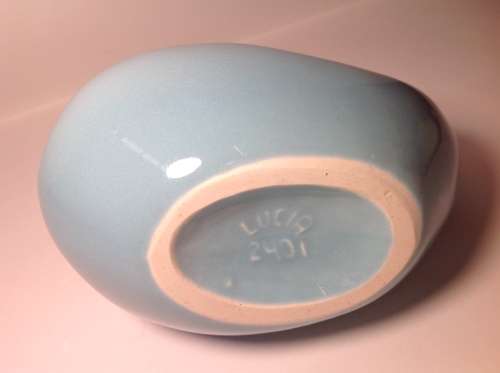 VINTAGE LUCIA WARE CERAMIC BLUE WHALE LOT 21