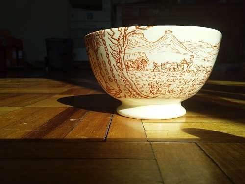LOT 86: 2 X VOORTREKKER CENTENERY COMMEMORATIVE BOWLS 1838-1938