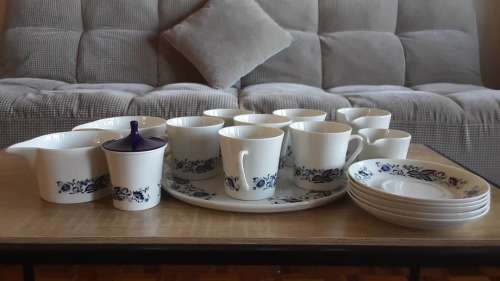 50% OFF LOT 88: 11 PIECE FINE CHINA TEA SET BY HUGUENOT + FREE GIFT