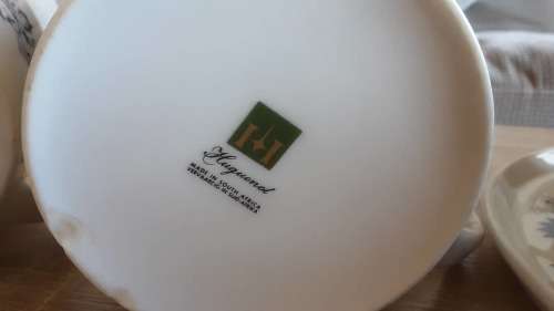 50% OFF LOT 88: 11 PIECE FINE CHINA TEA SET BY HUGUENOT + FREE GIFT