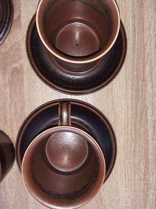 LOT 95: VINTAGE MID CENTURY ARABIA OF FINLAND 7 PIECE COFFEE SET